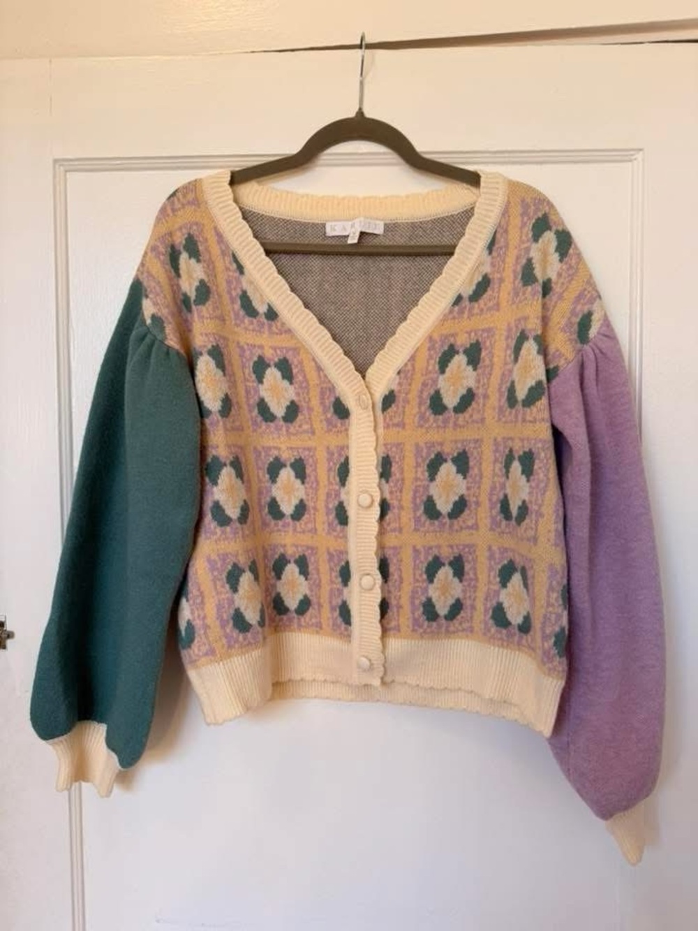 Karlie Chunky Floral Pattern V-Neck Cardigan Sweater in Cream, Lavender & Teal